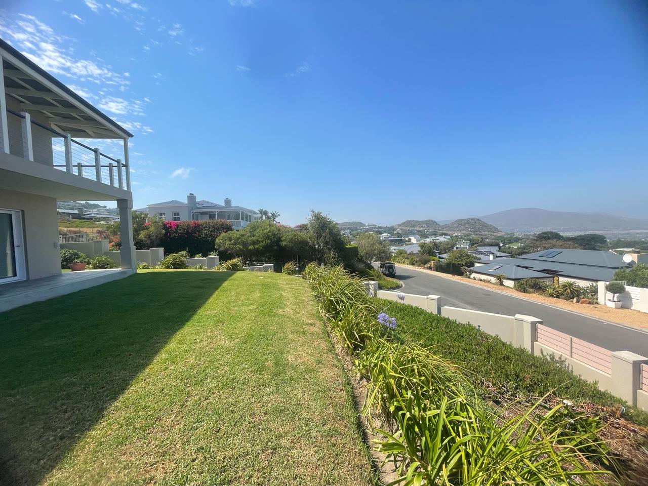 To Let 5 Bedroom Property for Rent in Belvedere Western Cape